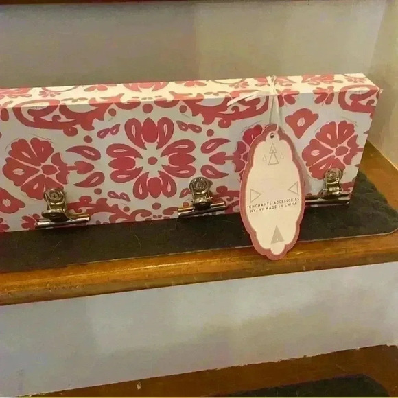 New wall hanging with clips - Picture 2 of 9